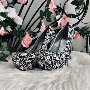 𝖢𝗎𝗍𝖾 𝖧𝖾𝖾𝗅𝗌 🖤🤍